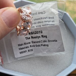 bp Gold Floral Sculptural Ring